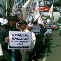 HTI Geruduk Pusat Perbelanjaan